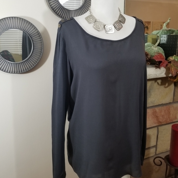 Charming Charlie sz med top lightweight  gray - Picture 6 of 10